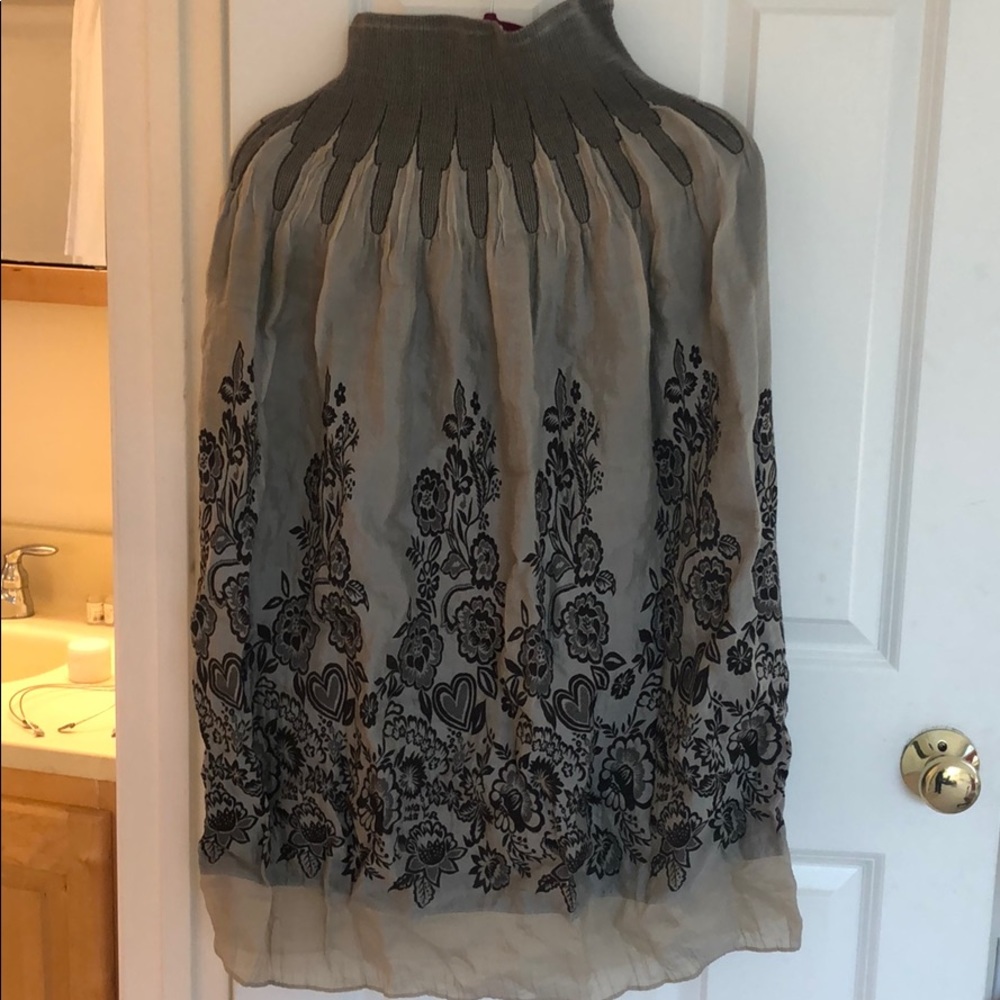 Skirt with flower print